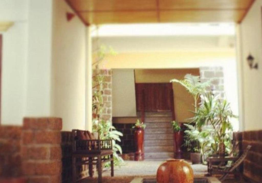 Kambuja Inn Phnom Penh Exterior photo